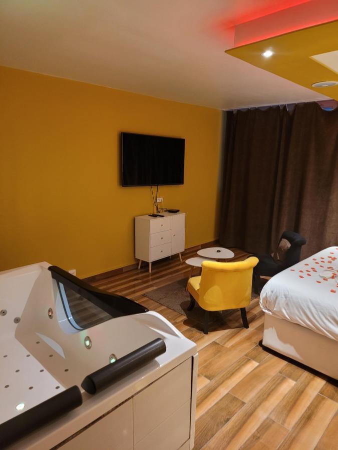 Spa Celyna Appartement Avec Jacuzzi Privatif Lyon Dış mekan fotoğraf